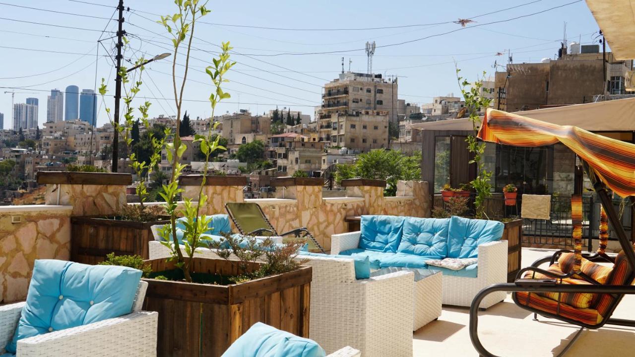 Carob Hostel Amman Esterno foto